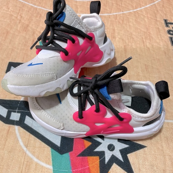 Nike React Presto Kids Size 12 - Picture 2 of 3